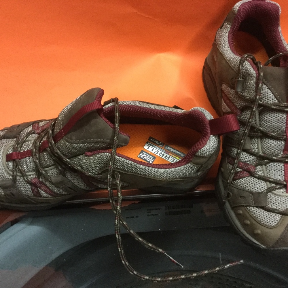 Women walking shoes